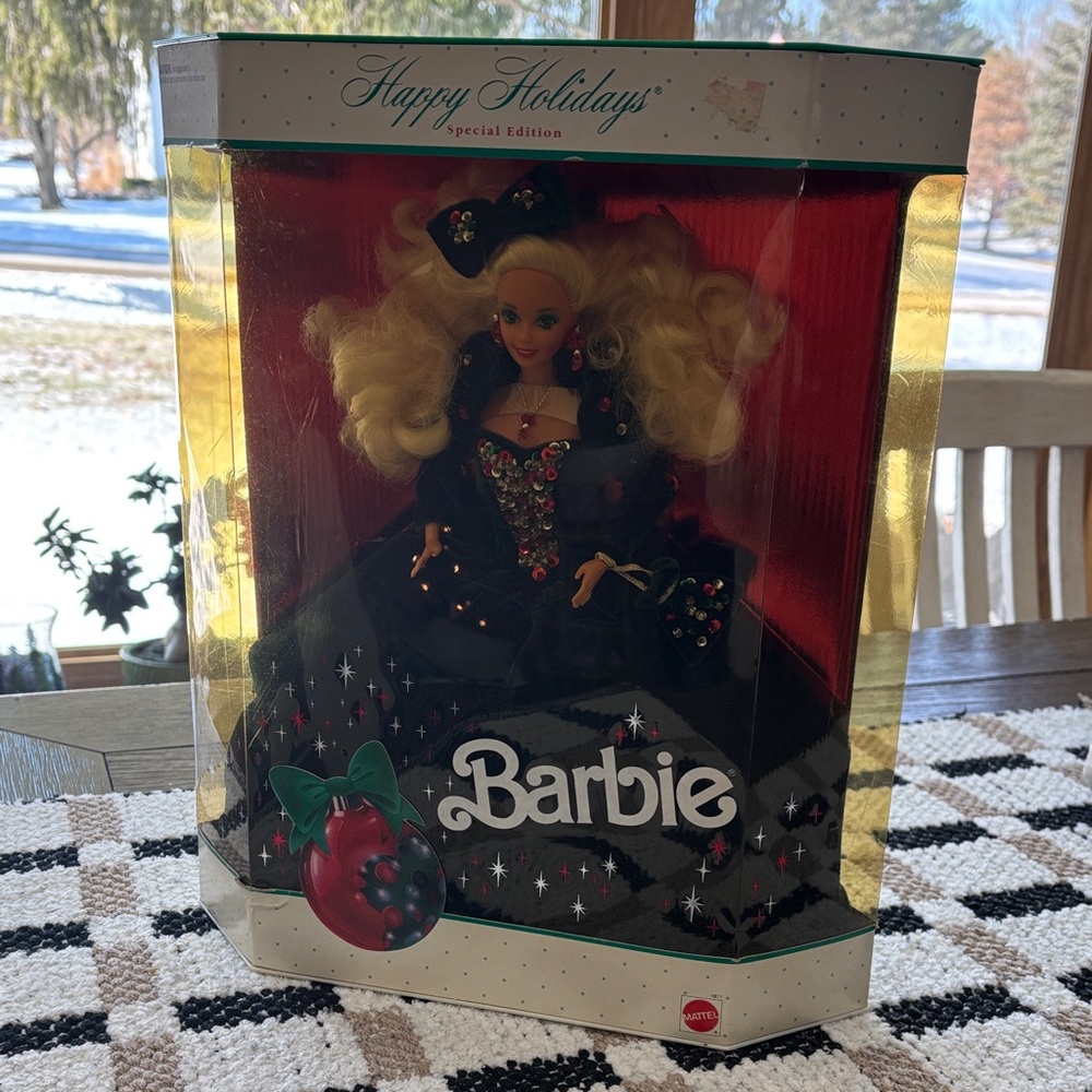 NIB 1991 Barbie Happy Holiday Special Edition Barbie - Picture 2 of 13